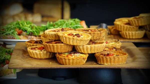 Quels sont les secrets pour une quiche épinards et chèvre avec une pâte brisée maison?